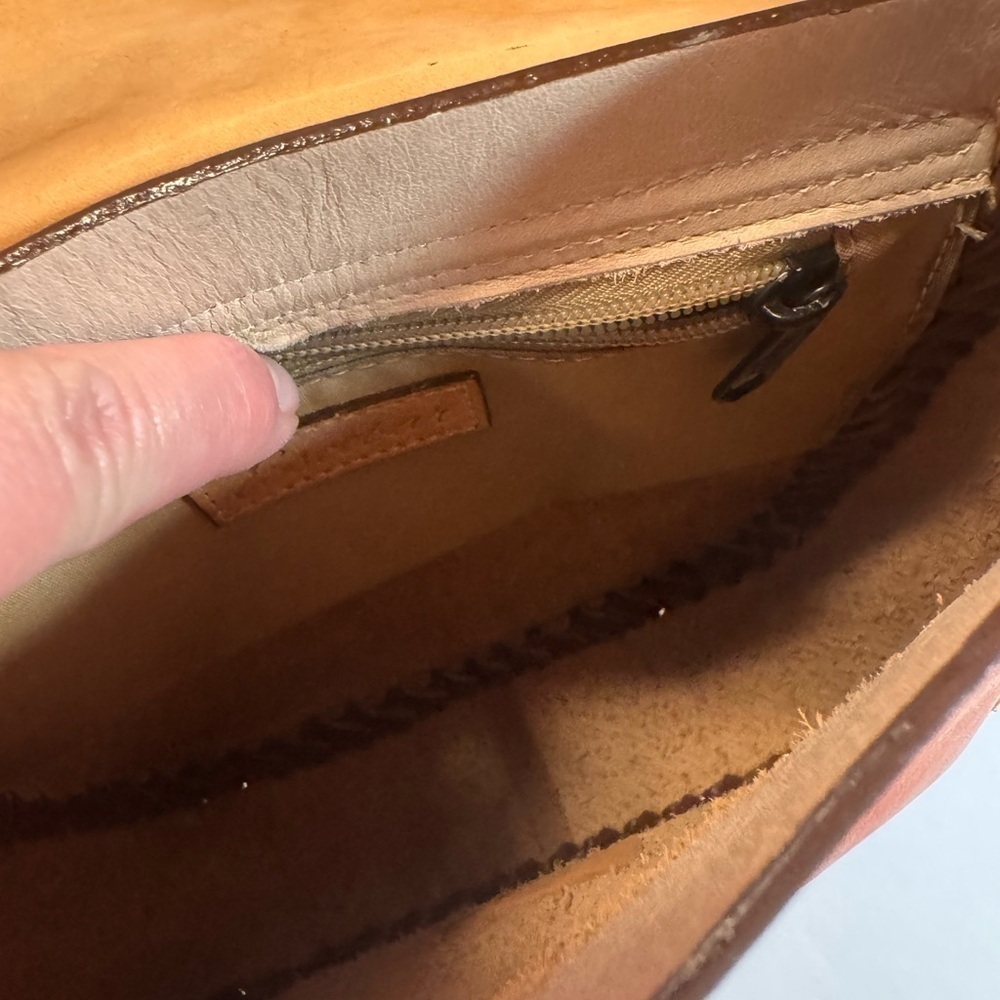 Handmade Brown Leather Cat Design Crossbody Bag - Picture 5 of 9